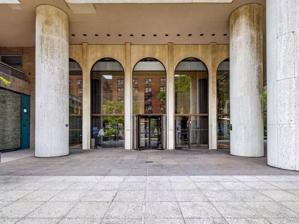 60 E 8th Street, Unit 18G, New York (Manhattan), NY 10003