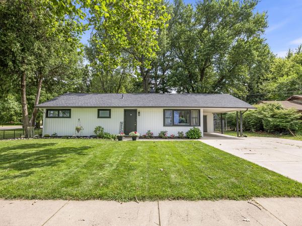 113 W Hughes Street, Marshall, MI 49068