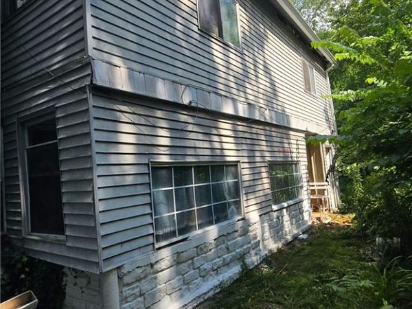354 Cliff Mine Rd, Coraopolis, PA 15108