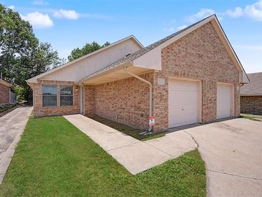 3124 Cherry Lane , Fort Worth, TX 76116