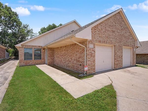 3124 Cherry Lane , Fort Worth, TX 76116