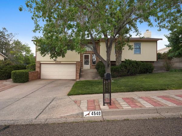 4540 Palmyra Avenue NW, Albuquerque, NM 87114