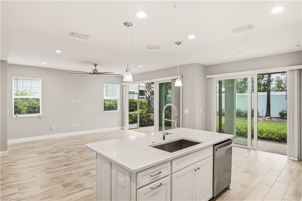 2664 Seychelles Cir, Unit 2401, Naples, FL 34112 Photo