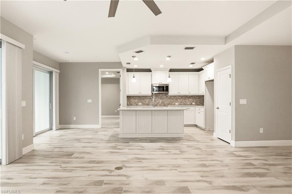 2664 Seychelles Cir, Unit 2401, Naples, FL 34112 Photo