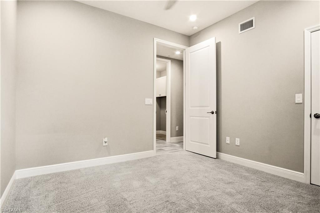 2664 Seychelles Cir, Unit 2401, Naples, FL 34112 Photo