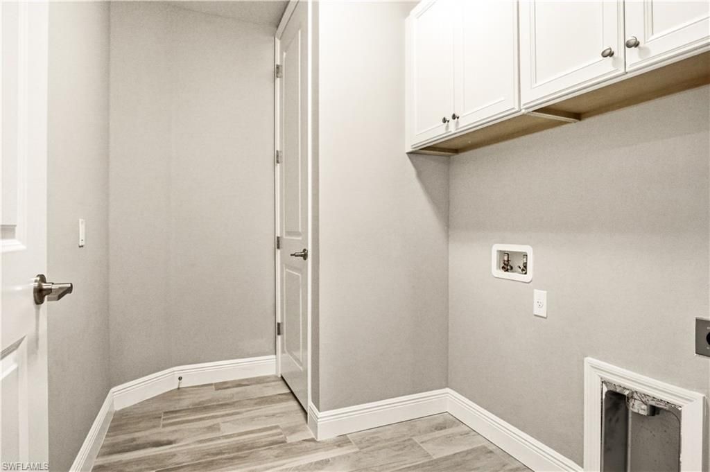 2664 Seychelles Cir, Unit 2401, Naples, FL 34112 Photo