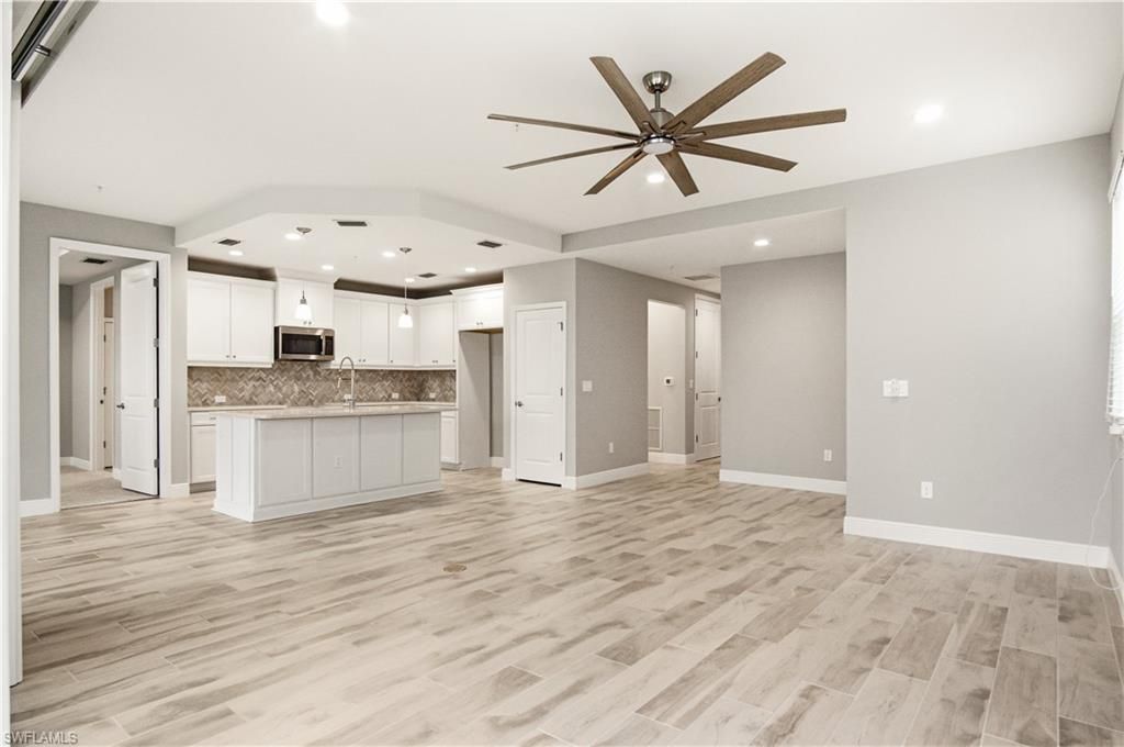2664 Seychelles Cir, Unit 2401, Naples, FL 34112 Photo