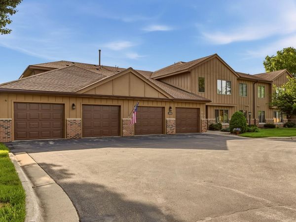 1808 Lakeview Court SW, Unit 101, Rochester, MN 55902