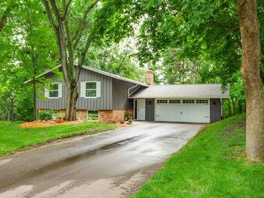 15841 N Hillcrest Court, Eden Prairie, MN 55346