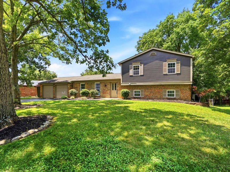 7599 Tanglewood Lane, West Chester, OH 45069 Photo 2