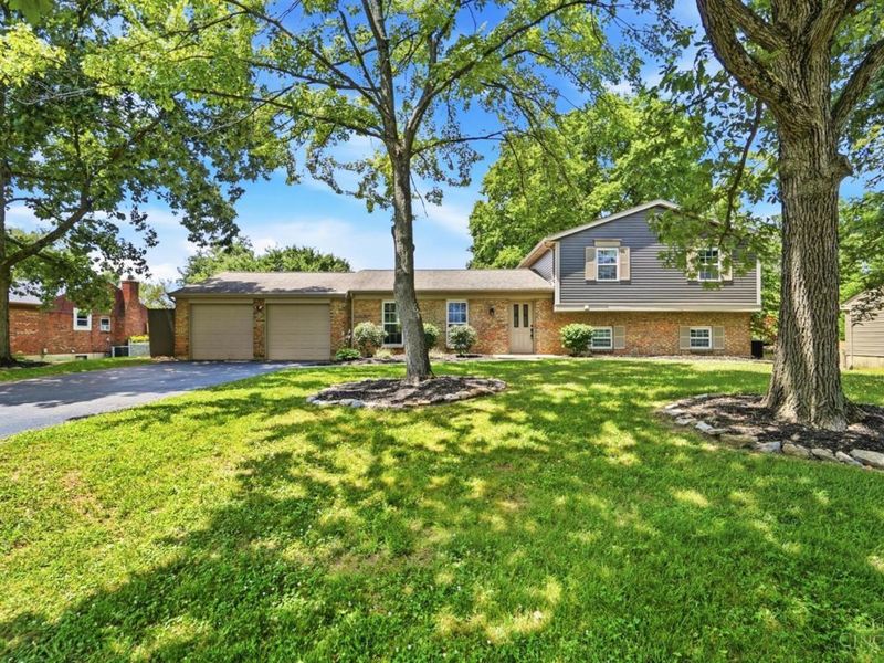 7599 Tanglewood Lane, West Chester, OH 45069 Photo 3