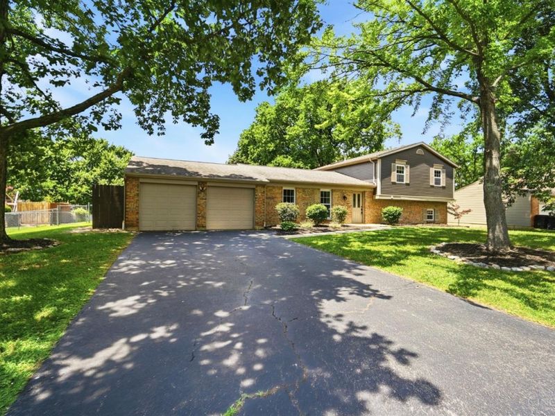 7599 Tanglewood Lane, West Chester, OH 45069 Photo 4
