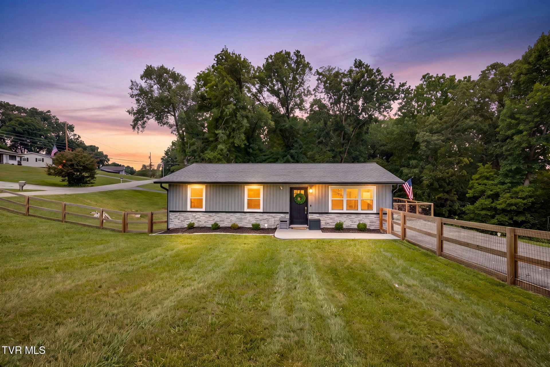 120 Russell Drive, Gray, TN 37615 Main Photo