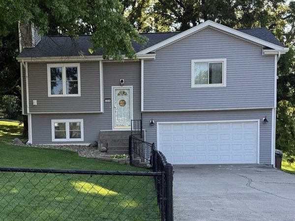 380 N Pleasant Hill Boulevard, Pleasant Hill, IA 50327