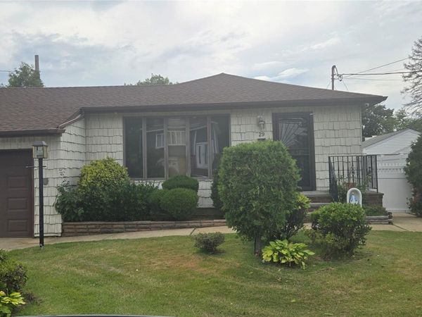 29 Scherer Street, Bethpage, NY 11714