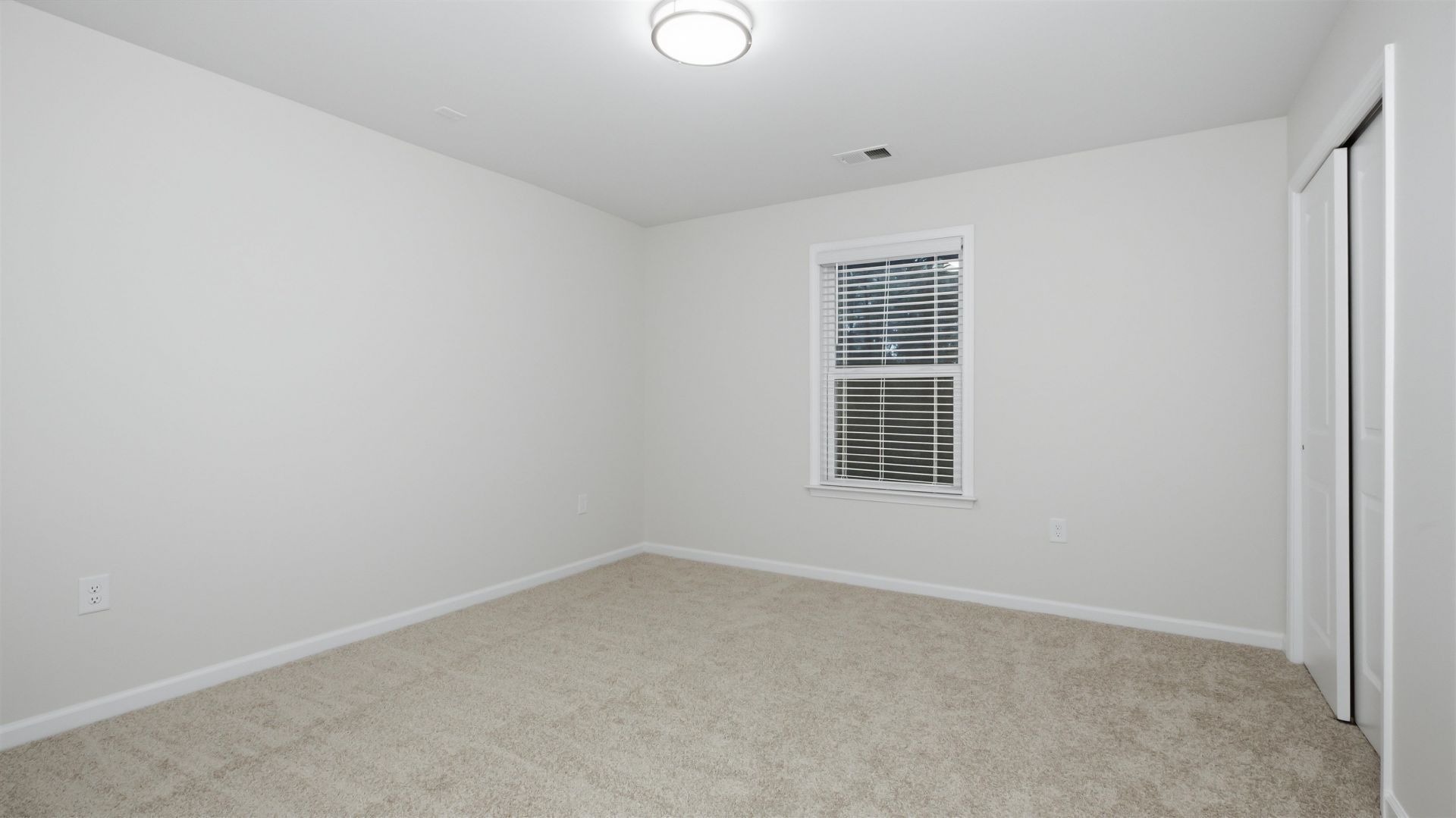 597 Heritage Downs Dr.  Photo 31