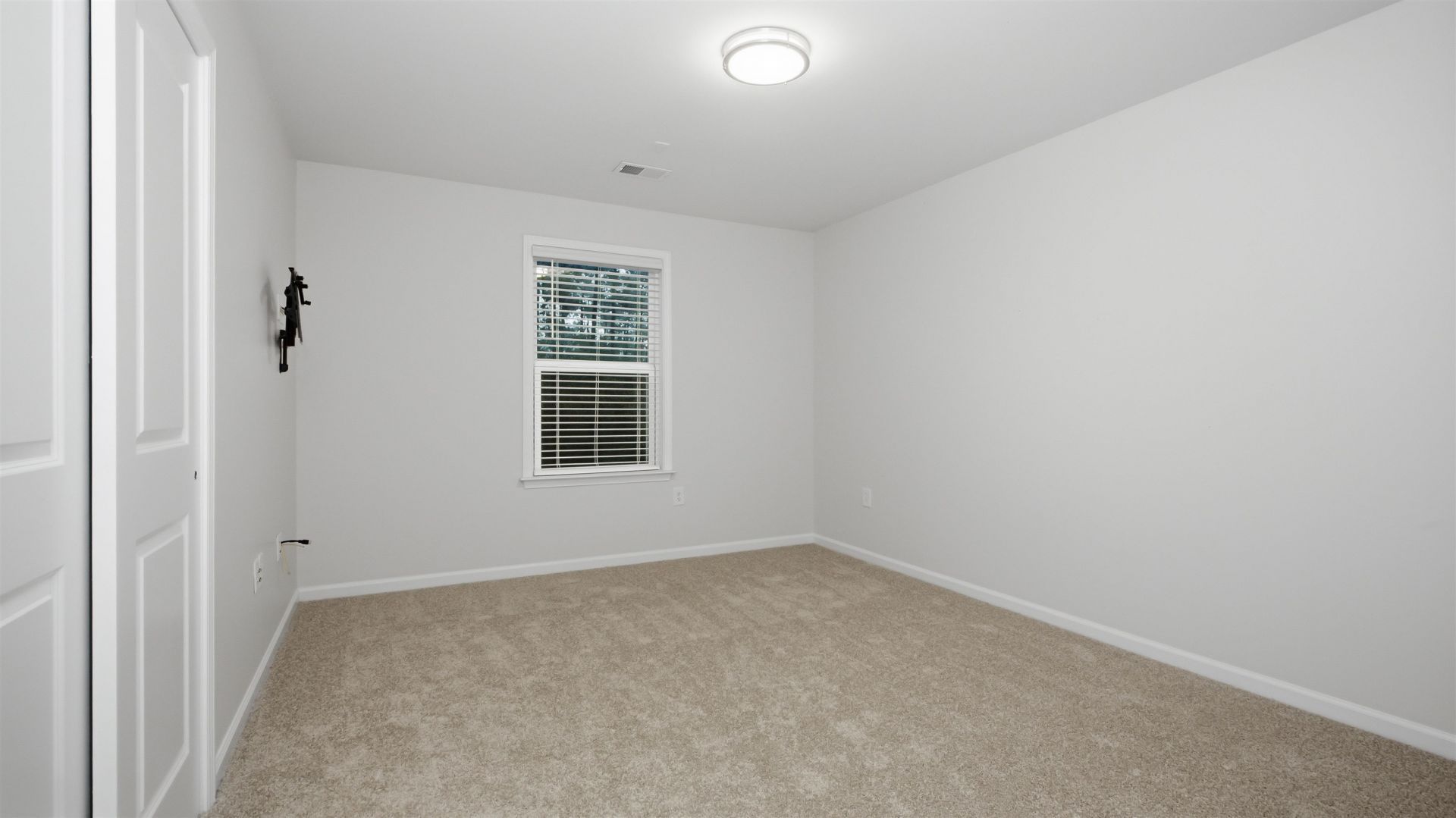 597 Heritage Downs Dr.  Photo 32