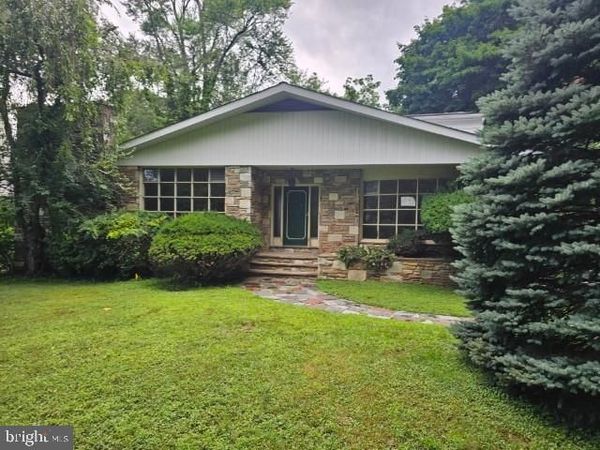 8128 CEDAR, ELKINS PARK, PA 19027