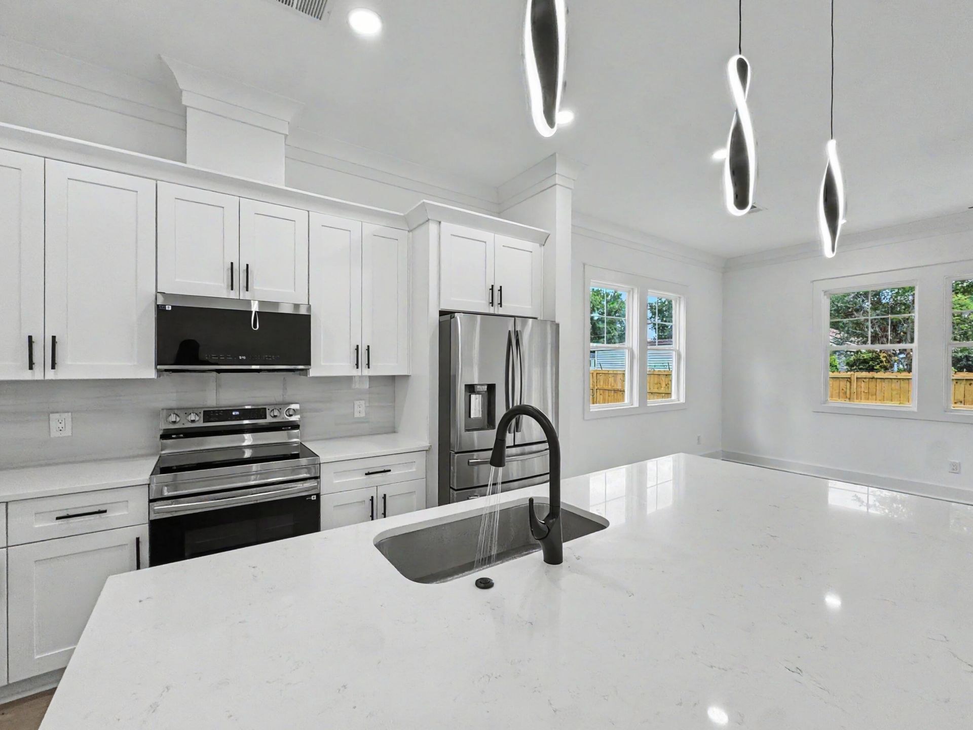 2629 Bonds Avenue Photo 14