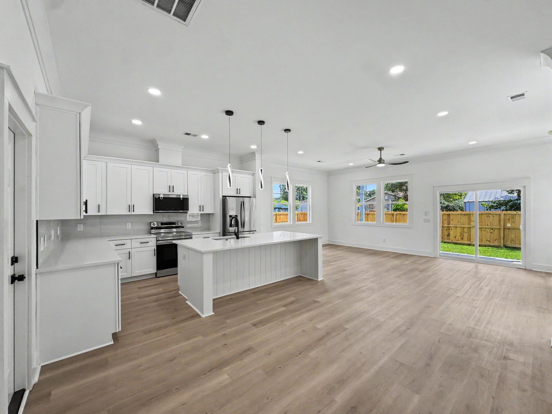 2629 Bonds Avenue Photo 20
