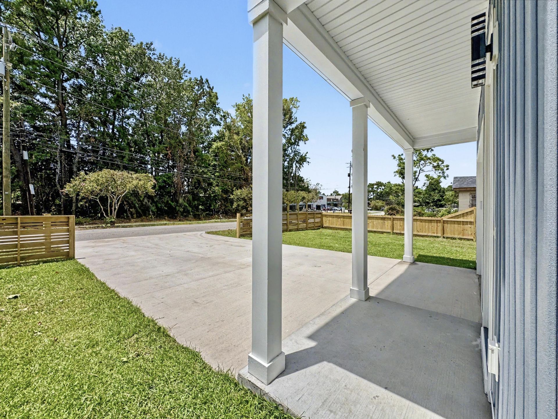 2629 Bonds Avenue Photo 5