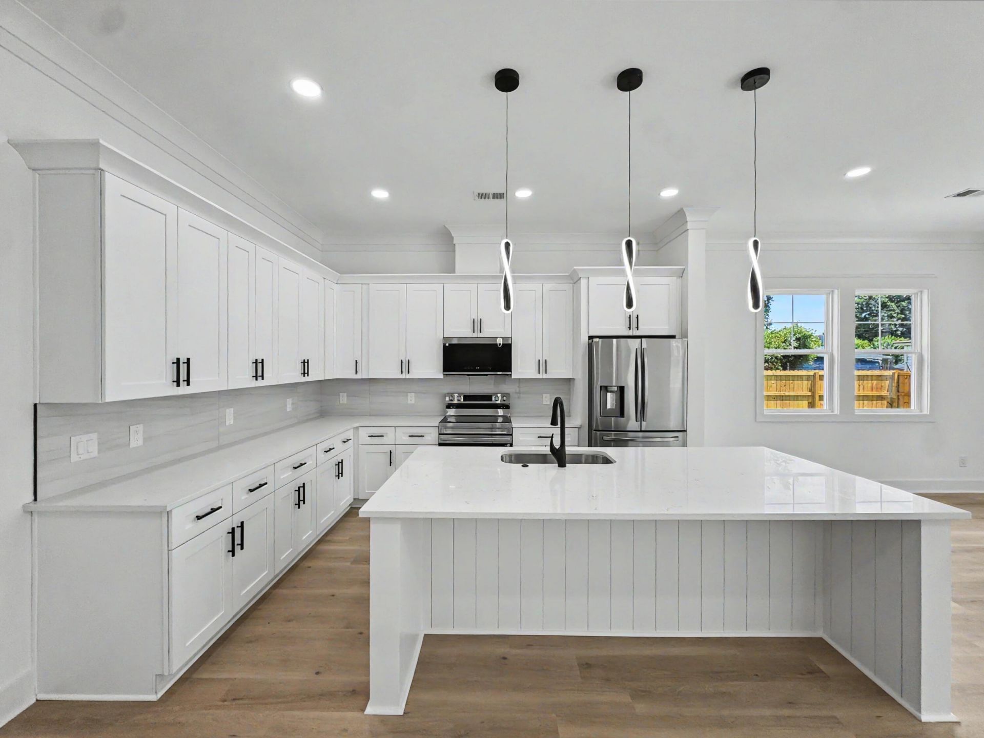 2629 Bonds Avenue Photo 8