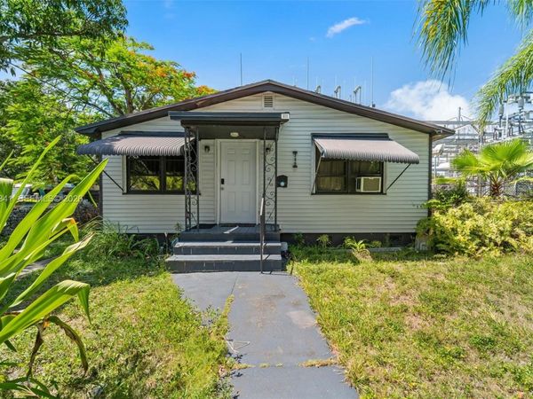 349 NW 41st St , Miami, FL 33127