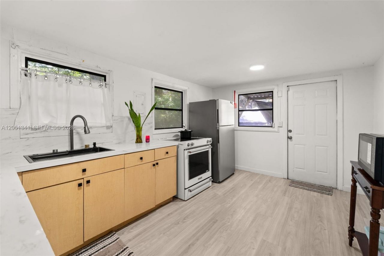 349 NW 41st St , Miami, FL 33127 Photo