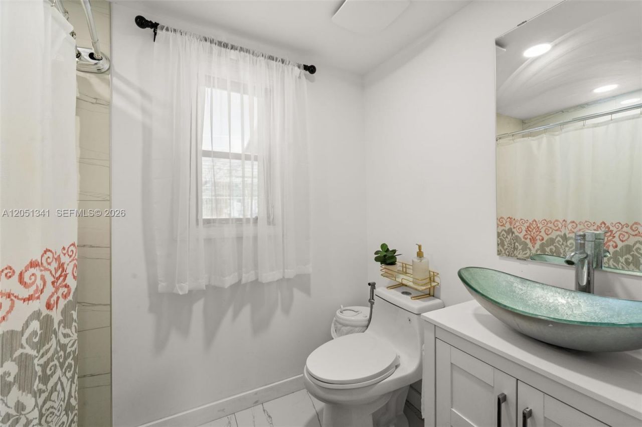 349 NW 41st St , Miami, FL 33127 Photo