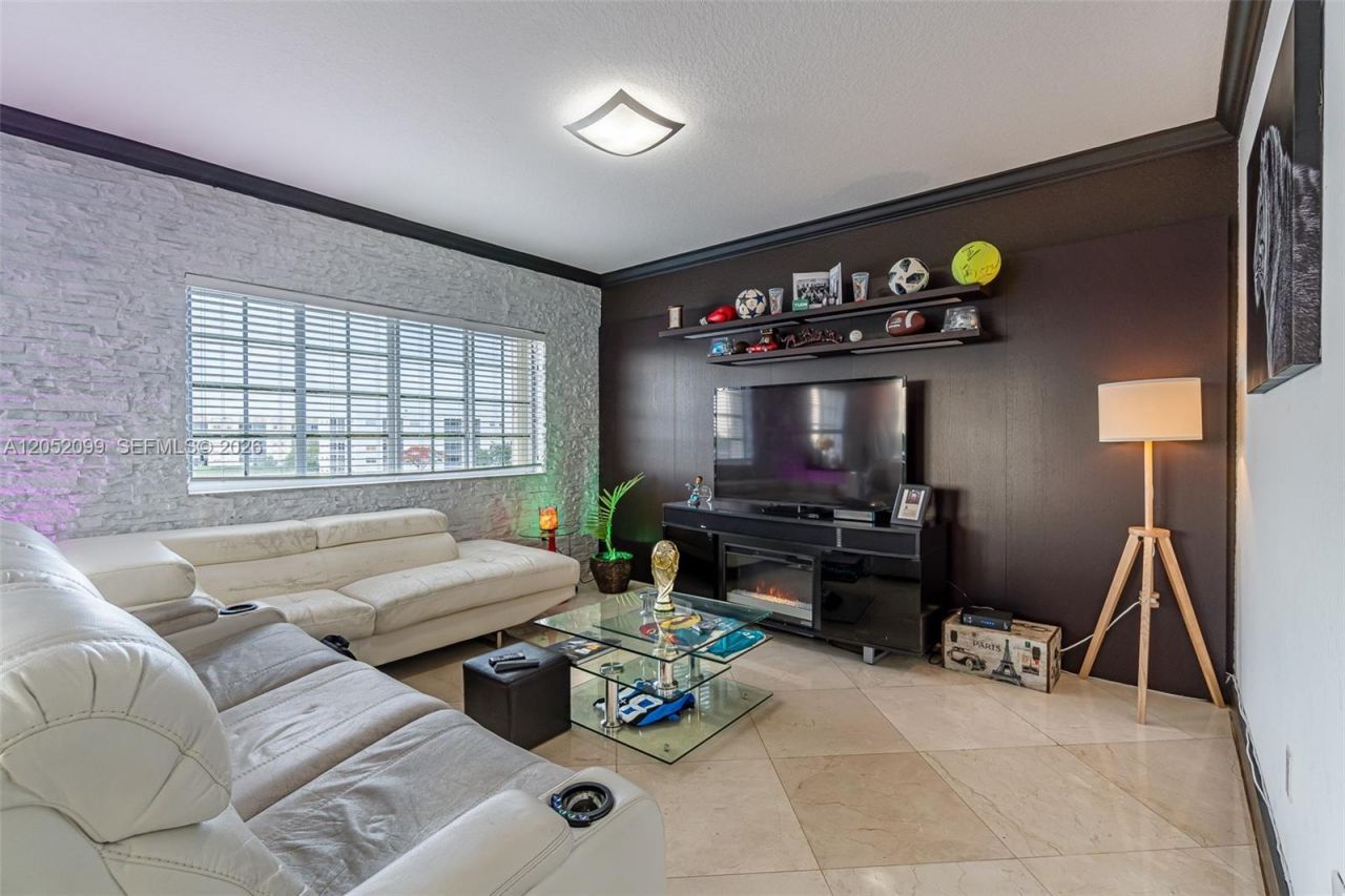 10700 NW 66th St , Unit 407, Doral, FL 33178 Photo