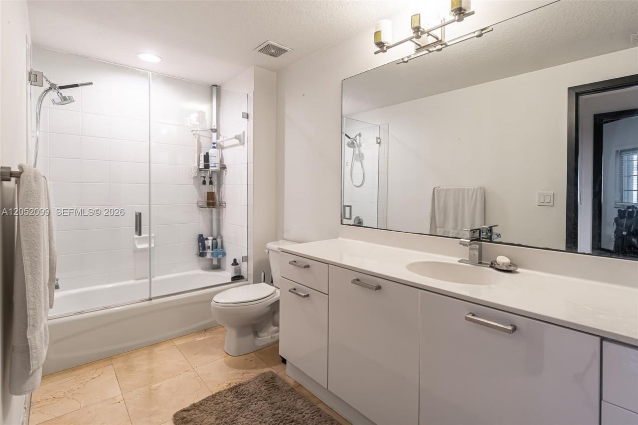 10700 NW 66th St , Unit 407, Doral, FL 33178 Photo