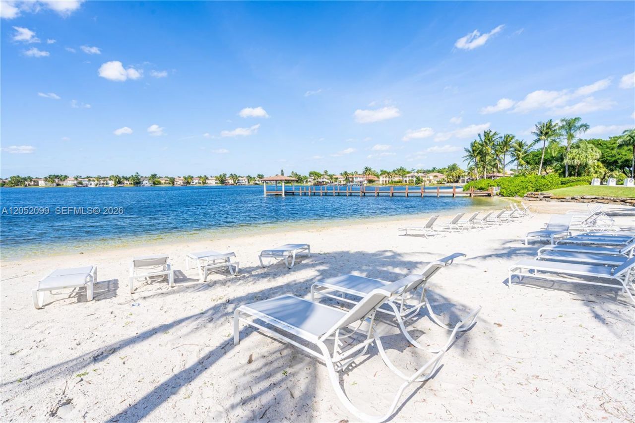 10700 NW 66th St , Unit 407, Doral, FL 33178 Photo