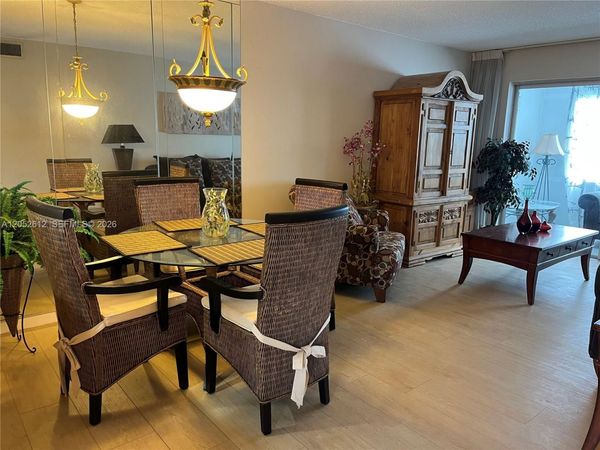 8135 Sunrise Lakes Blvd , Unit 308, Sunrise, FL 33322