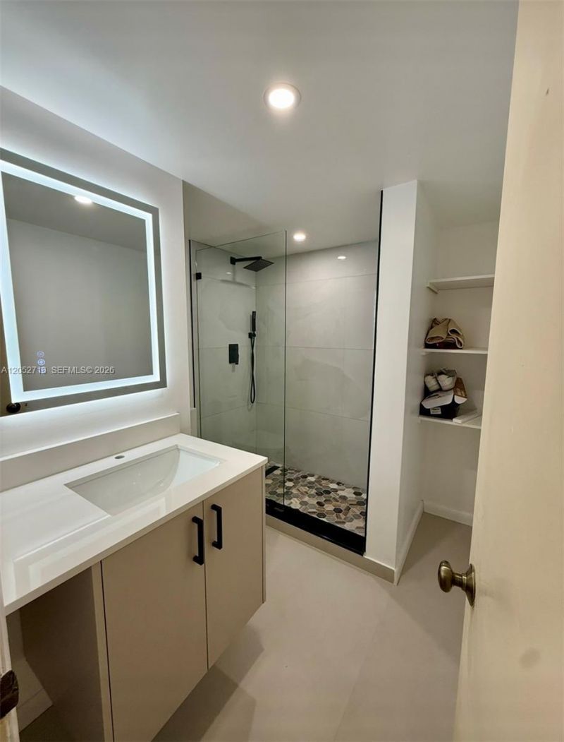 14293 Kendale Lakes Cir , Unit 14293, Miami, FL 33183 Photo
