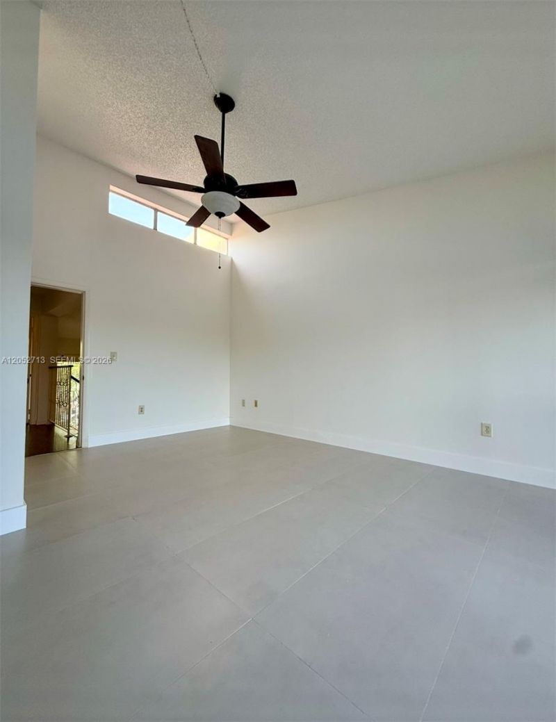 14293 Kendale Lakes Cir , Unit 14293, Miami, FL 33183 Photo