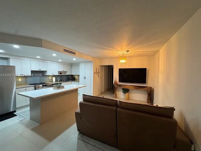 14293 Kendale Lakes Cir , Unit 14293, Miami, FL 33183 Photo