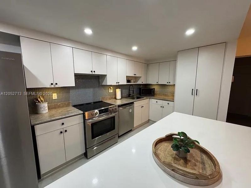14293 Kendale Lakes Cir , Unit 14293, Miami, FL 33183 Photo