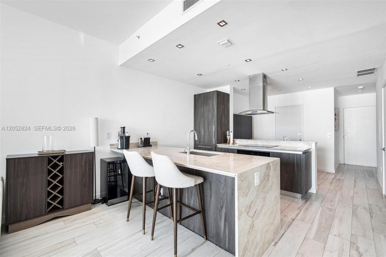 480 NE 31st St, Unit 1603, Miami, FL 33137 Photo