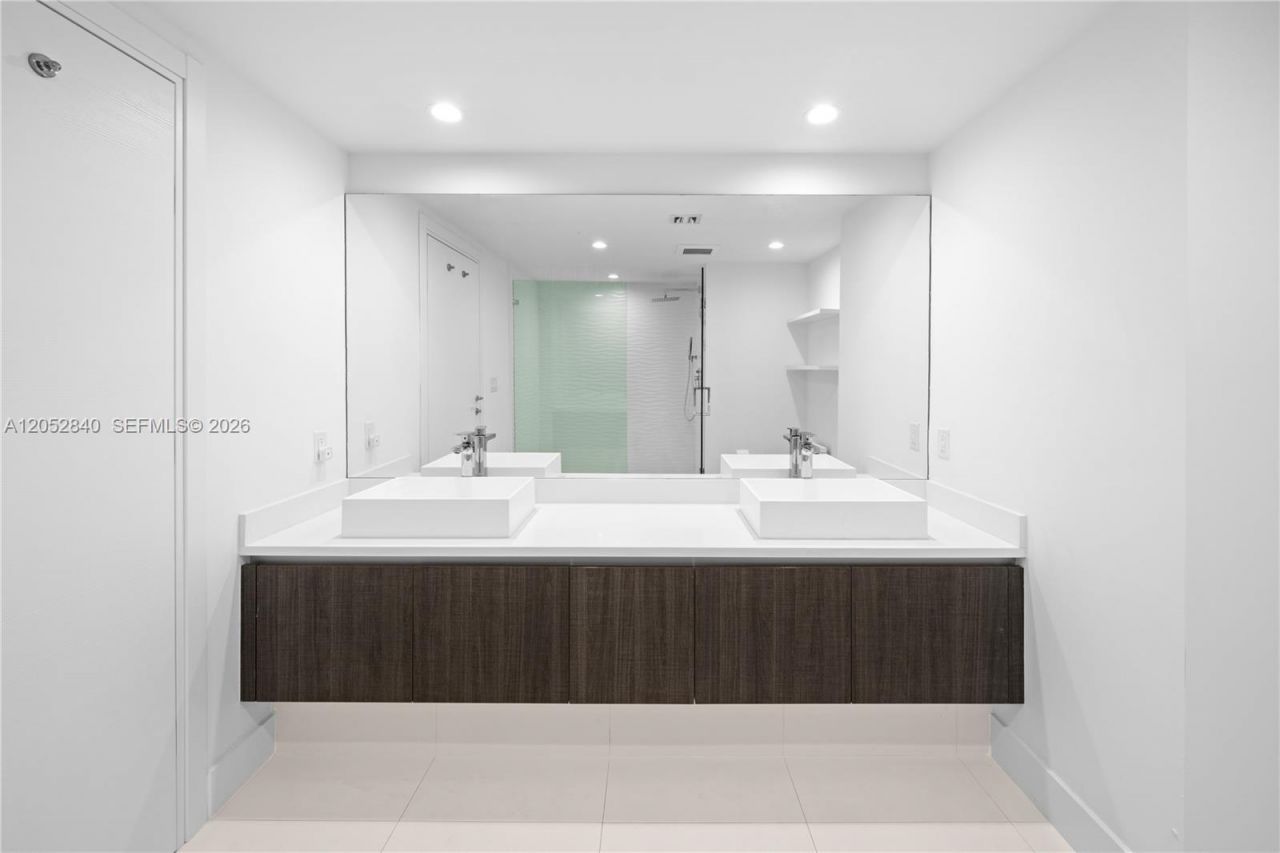 1150 102nd St , Unit 506, Bay Harbor Islands, FL 33154 Photo