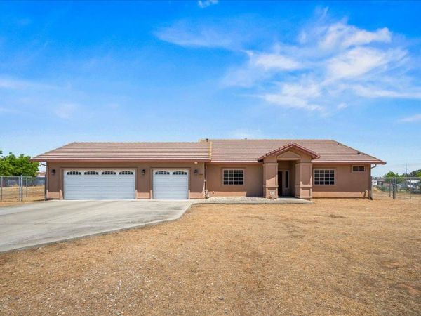 7826 El Modena Ave, Elverta, CA 95626