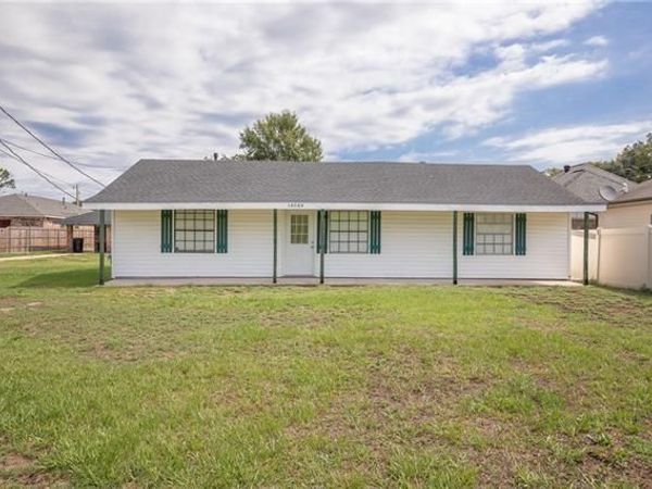 14064 RIVER Road , Destrehan, LA 70047