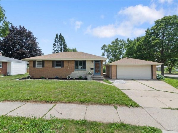 8537 W Denver AVENUE, Milwaukee, WI 53224
