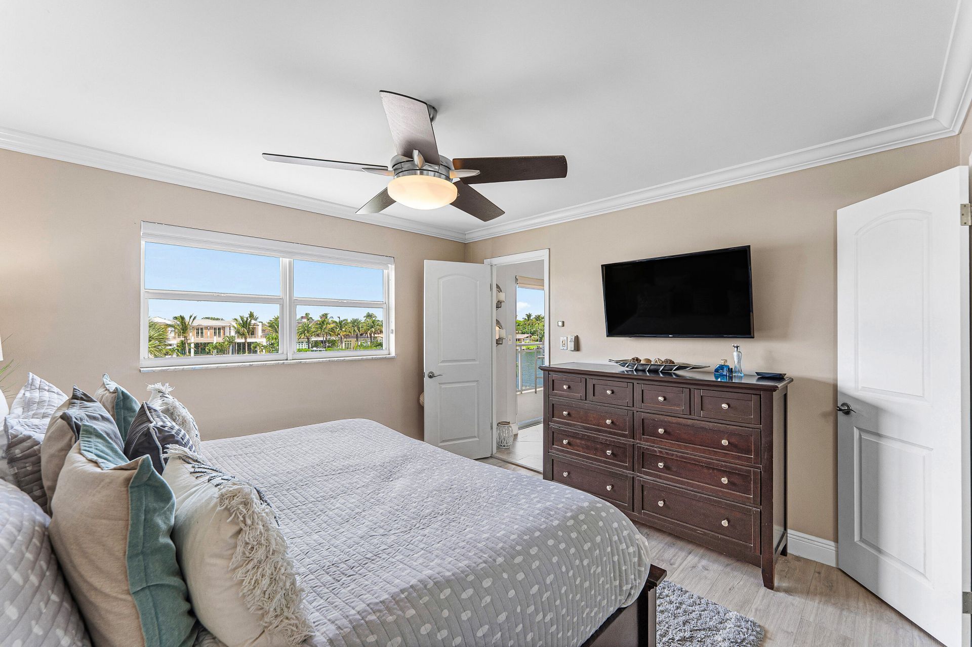 1160 Hillsboro Mile, Unit 205, Hillsboro Beach, FL 33062 Photo