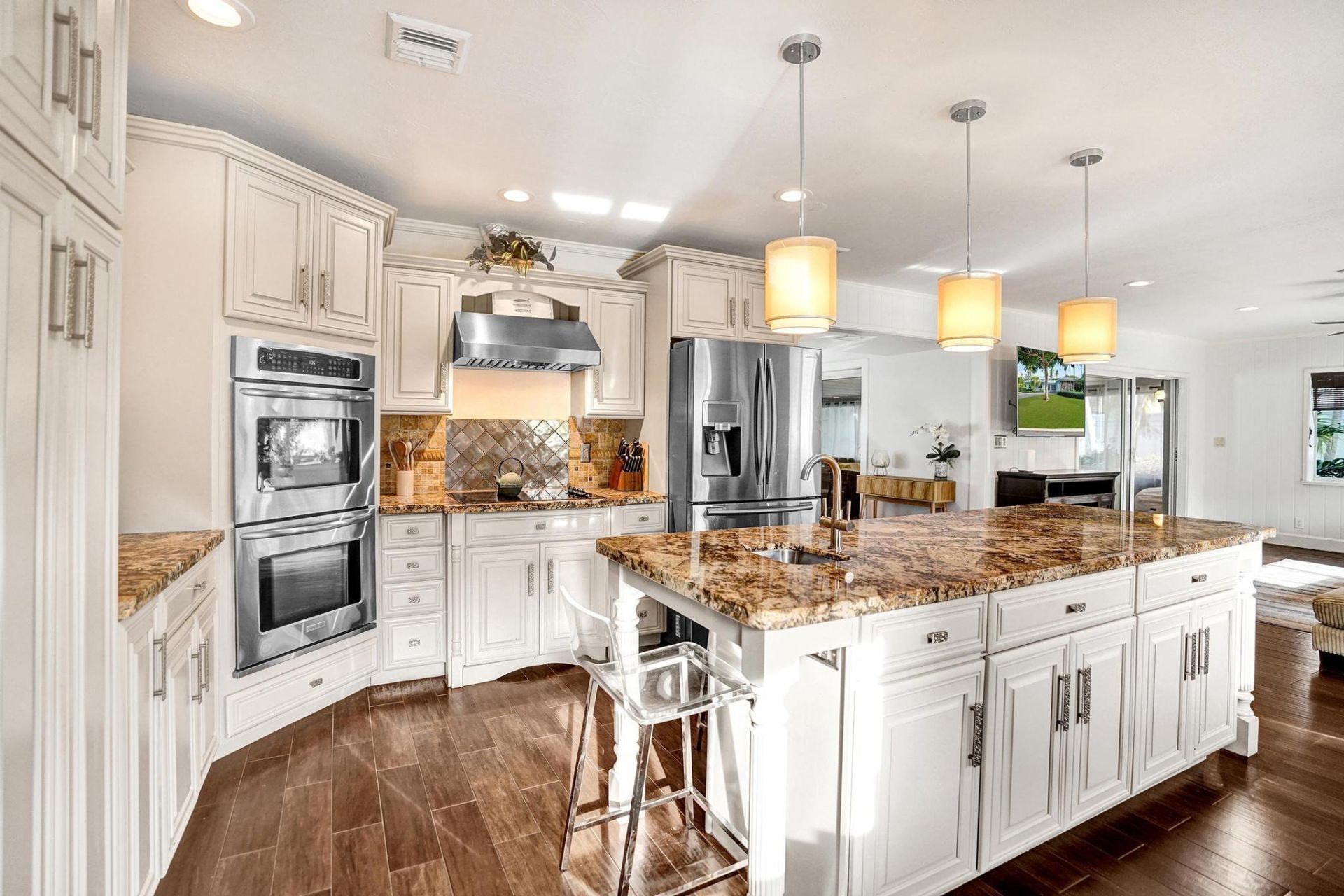 10 Minnetonka Road, Sea Ranch Lakes, FL 33308 Photo