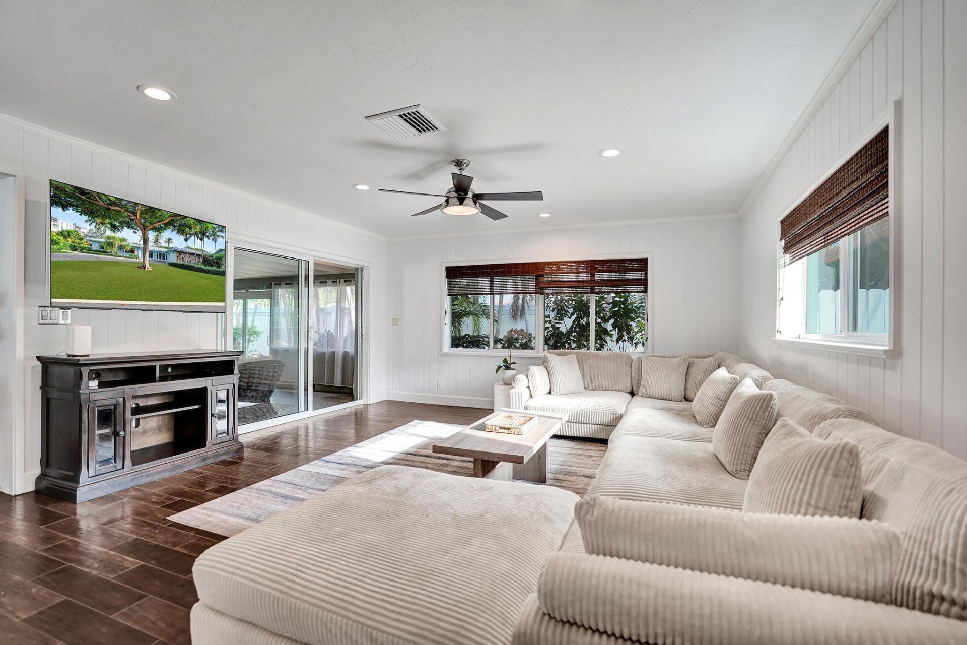 10 Minnetonka Road, Sea Ranch Lakes, FL 33308 Photo