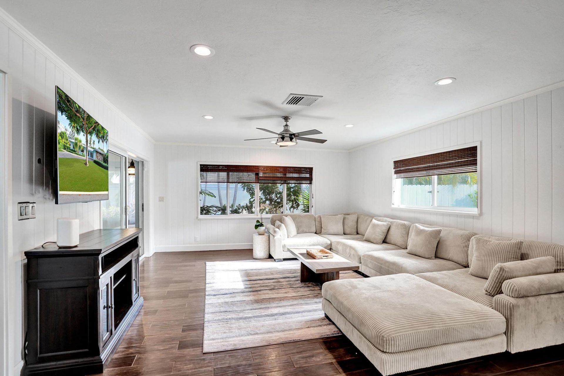 10 Minnetonka Road, Sea Ranch Lakes, FL 33308 Photo