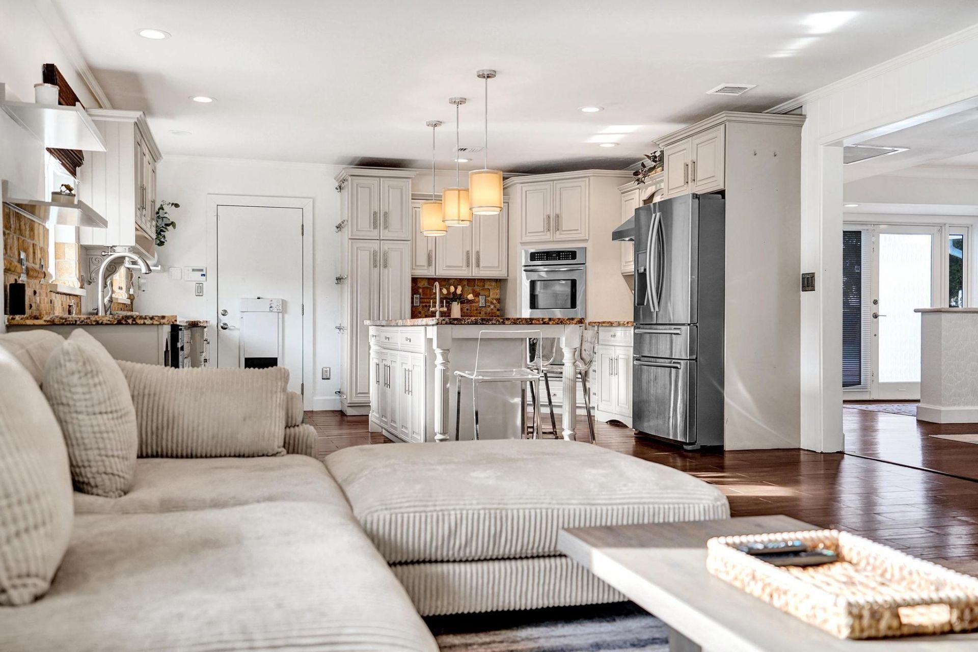 10 Minnetonka Road, Sea Ranch Lakes, FL 33308 Photo