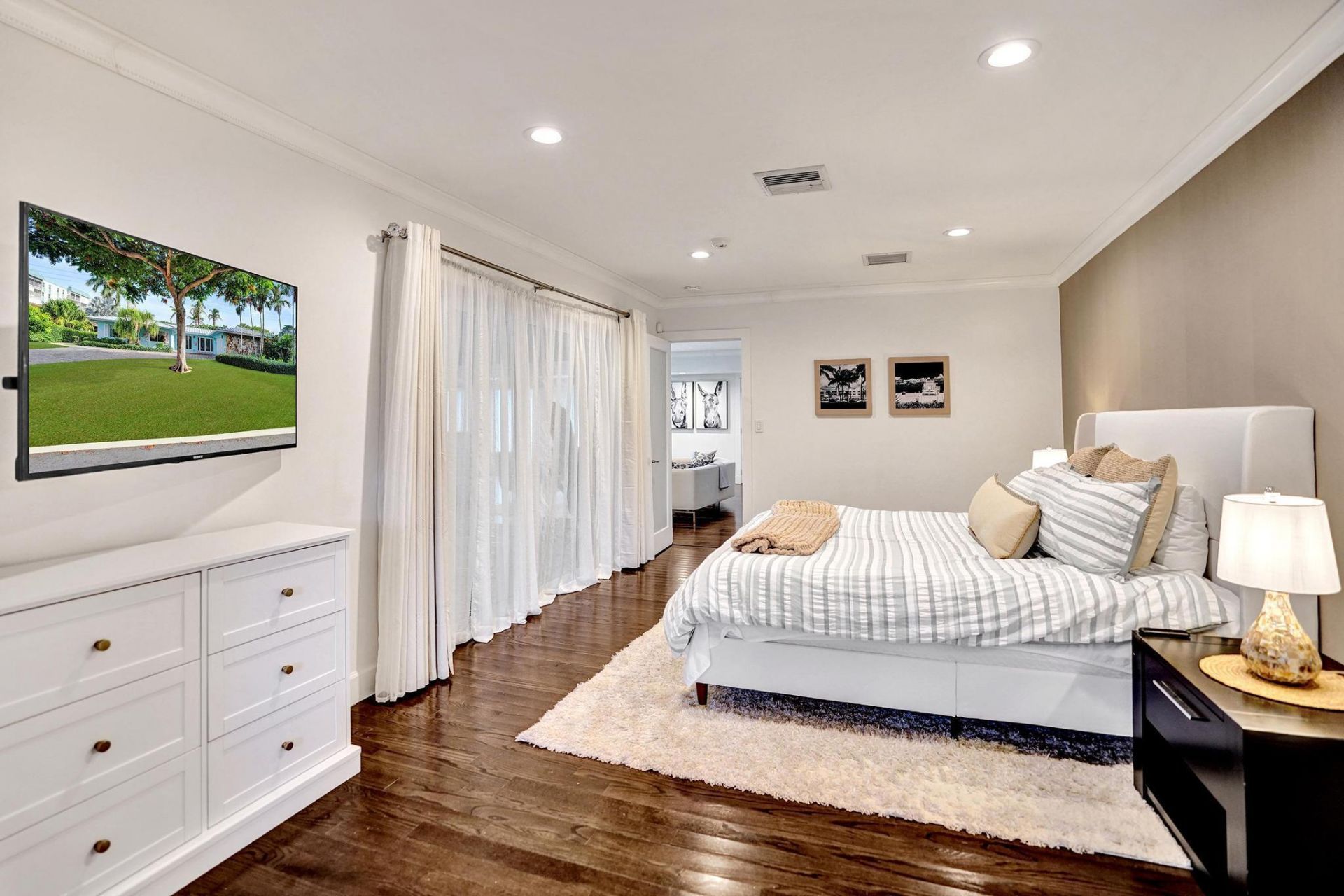10 Minnetonka Road, Sea Ranch Lakes, FL 33308 Photo