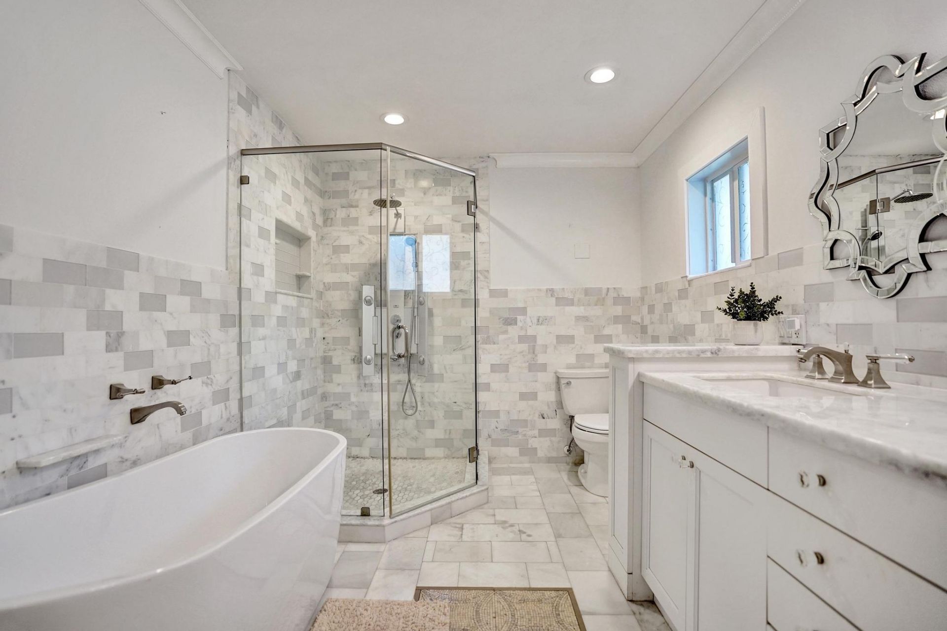 10 Minnetonka Road, Sea Ranch Lakes, FL 33308 Photo