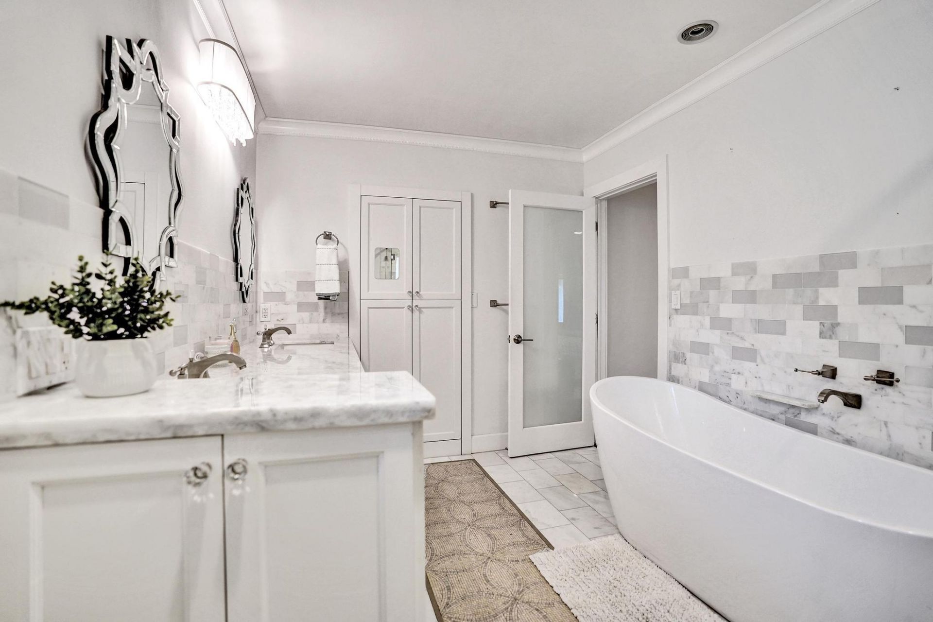 10 Minnetonka Road, Sea Ranch Lakes, FL 33308 Photo